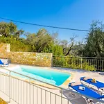 Ifigeneia Villa *